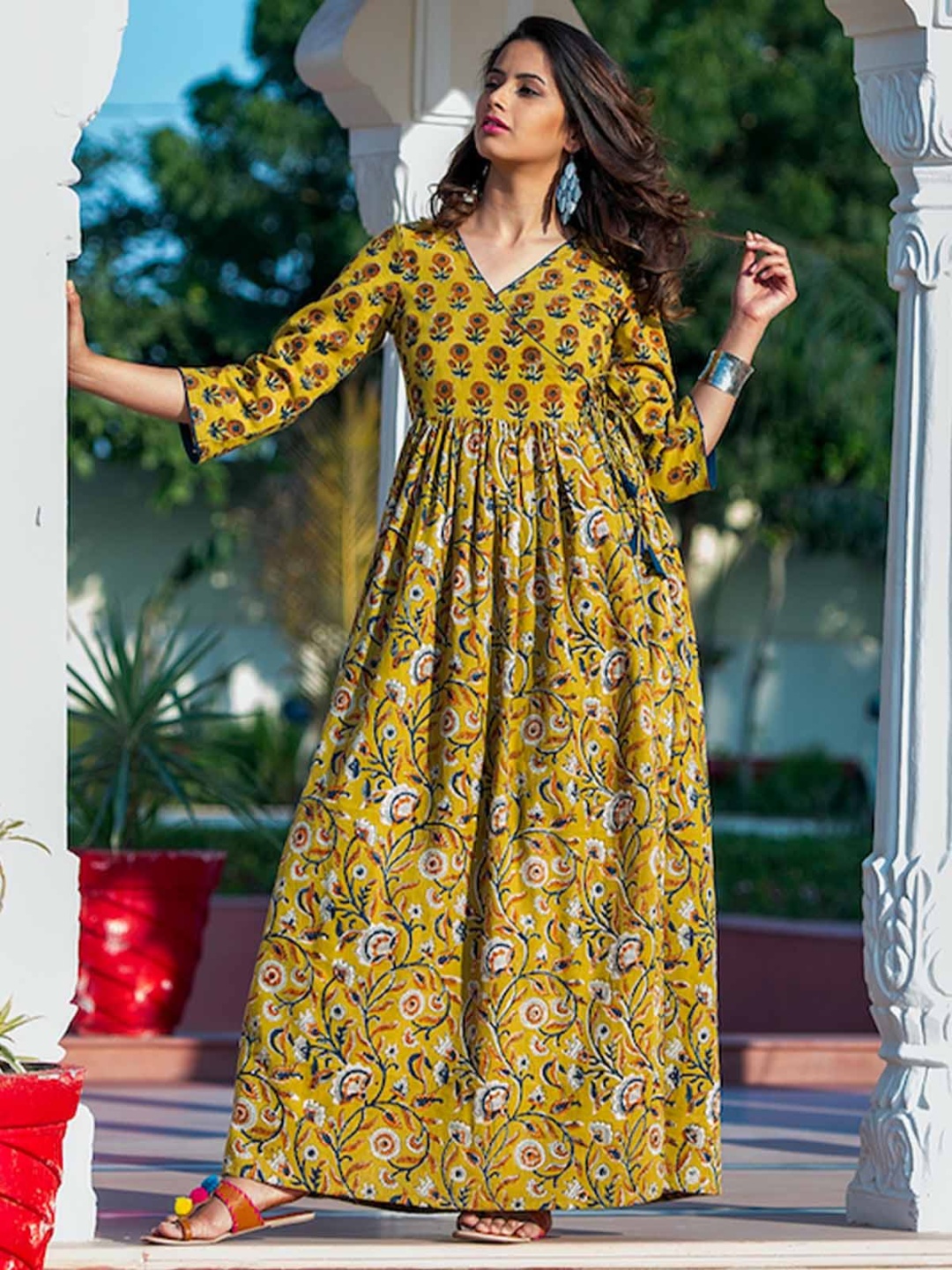 

ODETTE Women Dyed Flared Sleeves Anarkali Kurta, Yellow