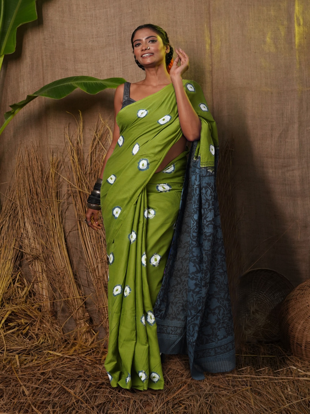 

Unnati Silks Tie and Dye Pure Cotton Handloom Bandhani Saree, Green