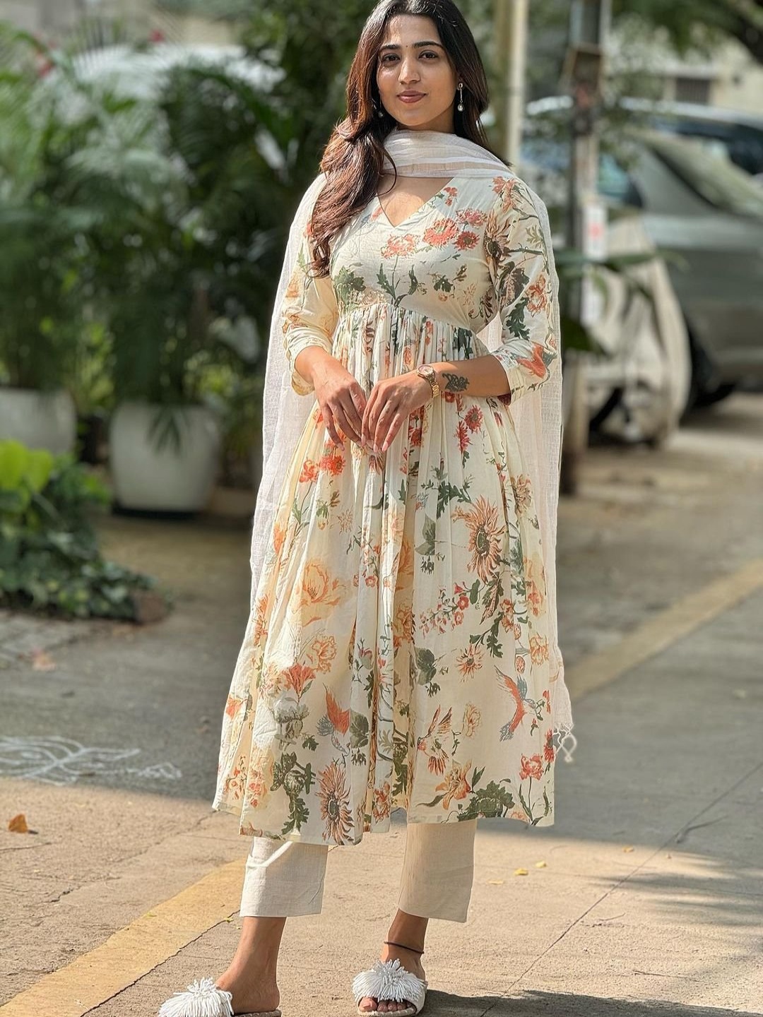 

KALINI Floral Printed Gotta Patti Pure Cotton Anarkali Kurta With Trousers & With Dupatta, Off white