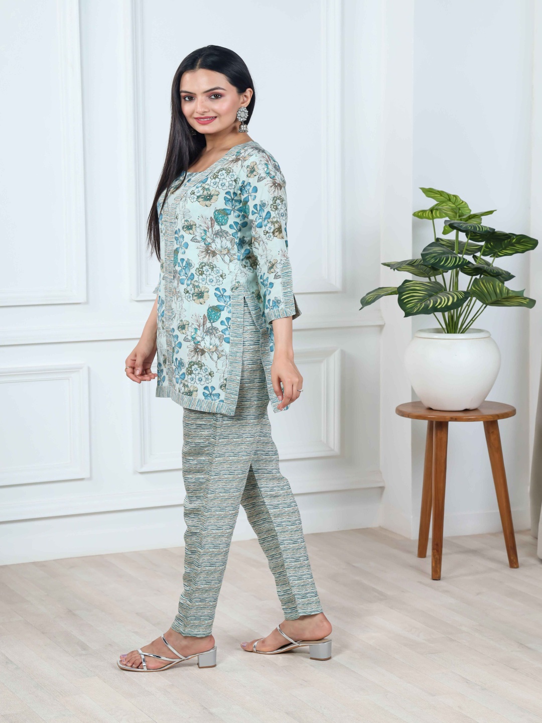 

Vidraa Western Store Printed Three-Quarter Sleeves Tunic & Trousers Co-Ords, Blue