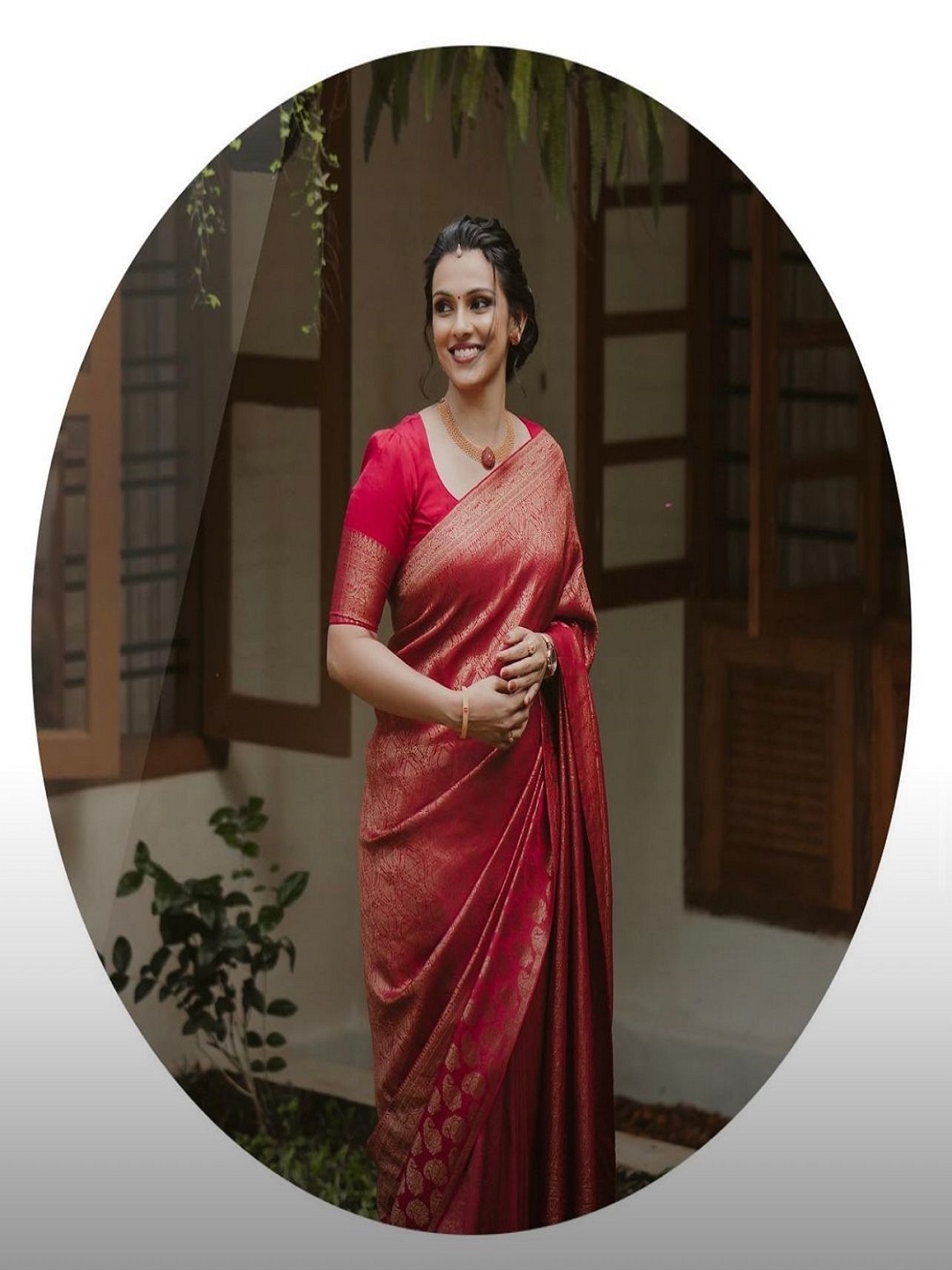 

Flosive Woven Design Zari Art Silk Banarasi Saree, Red