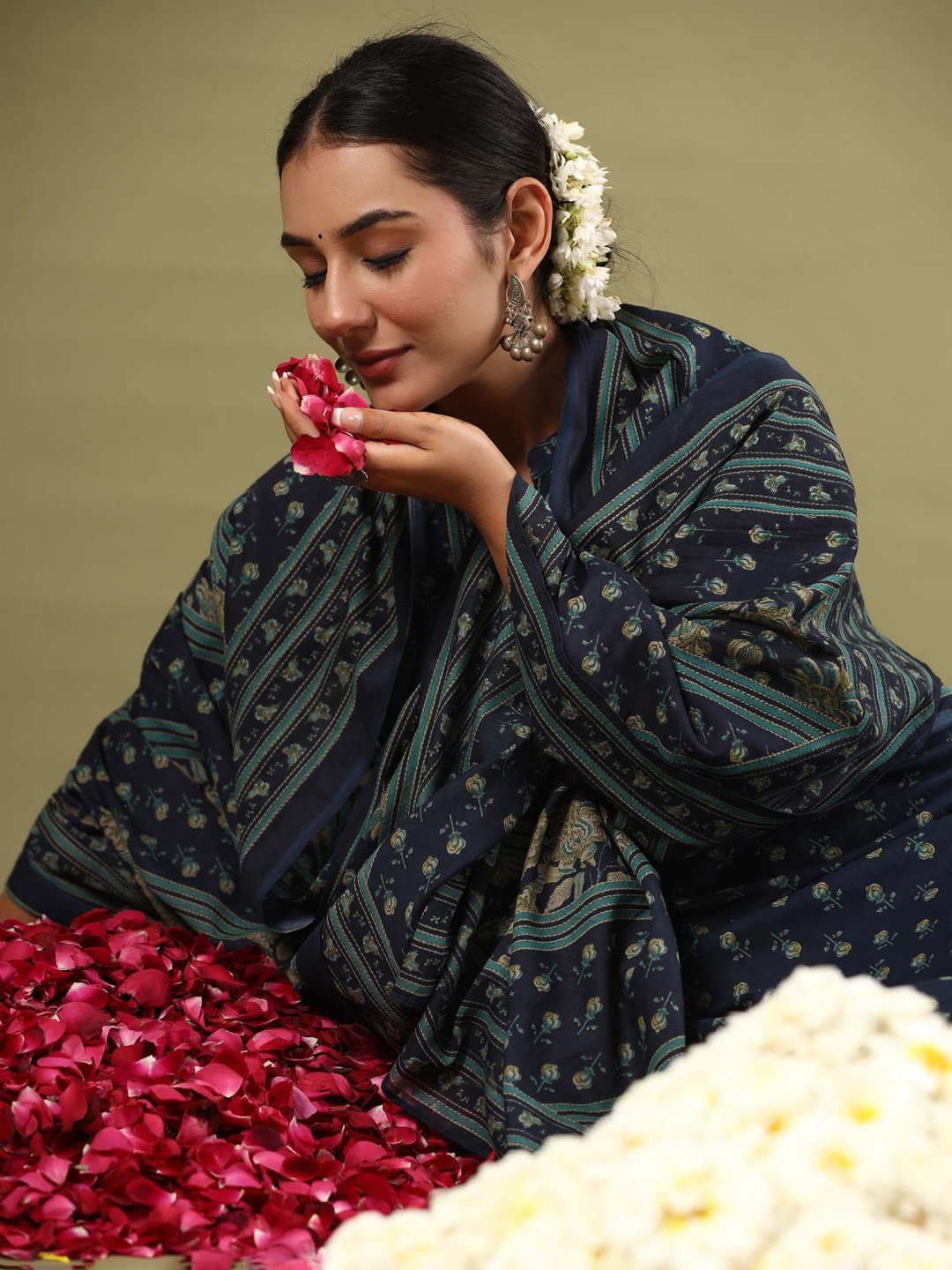 

Indo Era Ethnic Motifs Printed Regular Pure Cotton Straight Kurta with Salwar & Dupatta, Blue