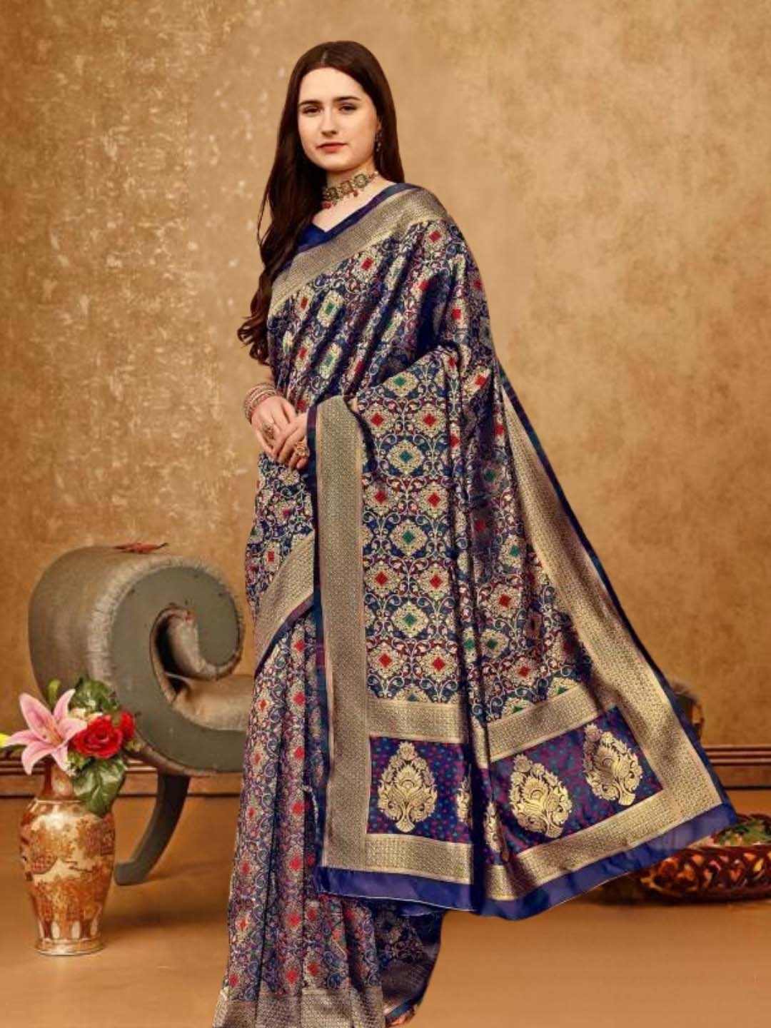 

KAZIA Woven Design Zari Banarasi Saree, Navy blue
