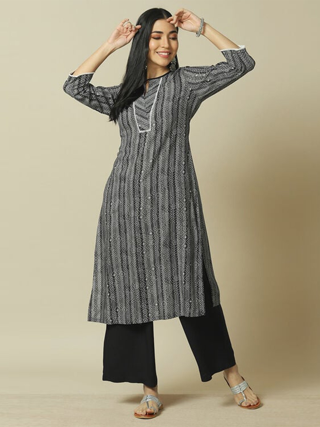 

Rangriti Floral Printed Straight Kurta with Palazzos, Black