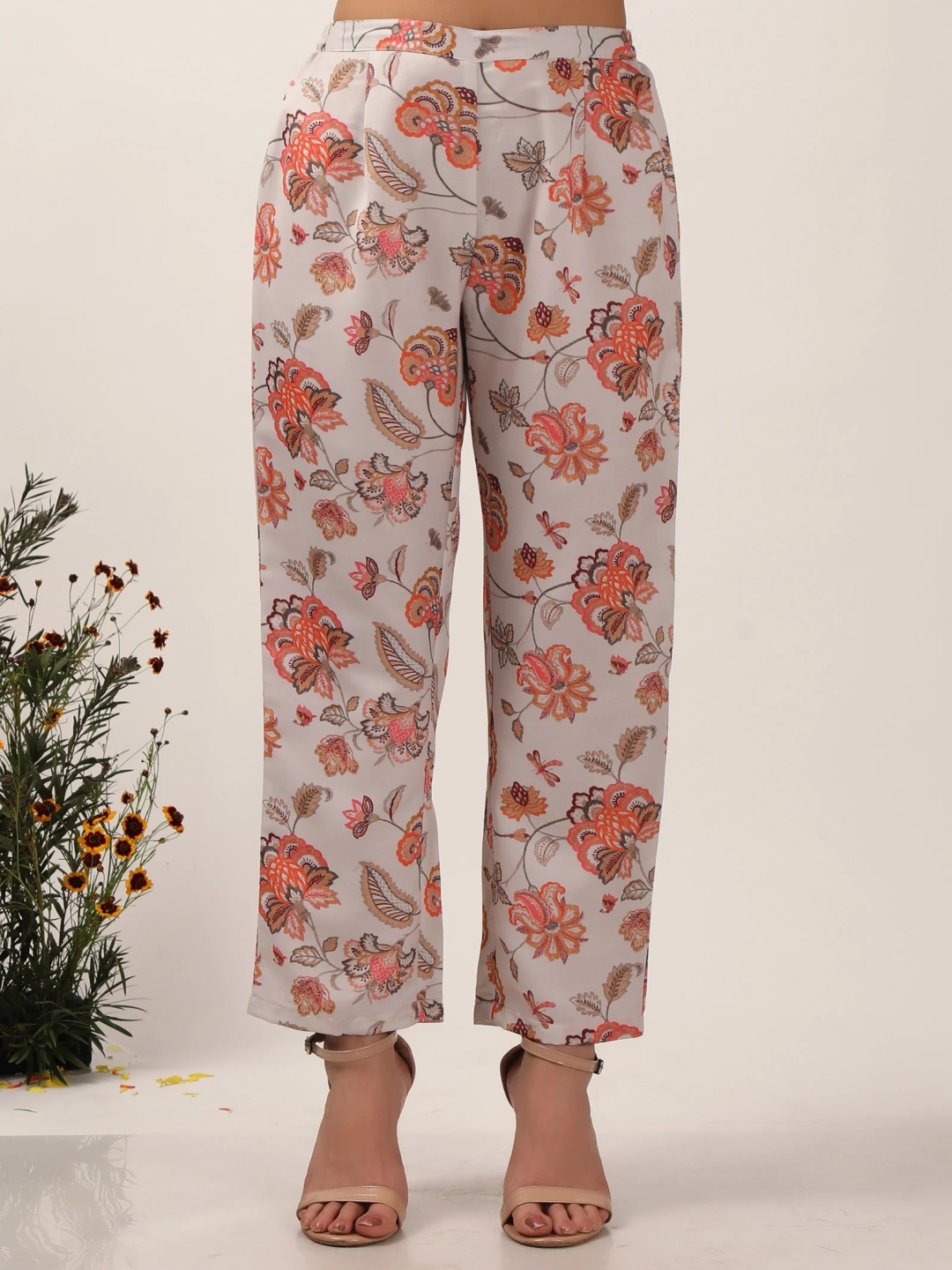 

TJORI Women Floral Printed Trousers, Multi