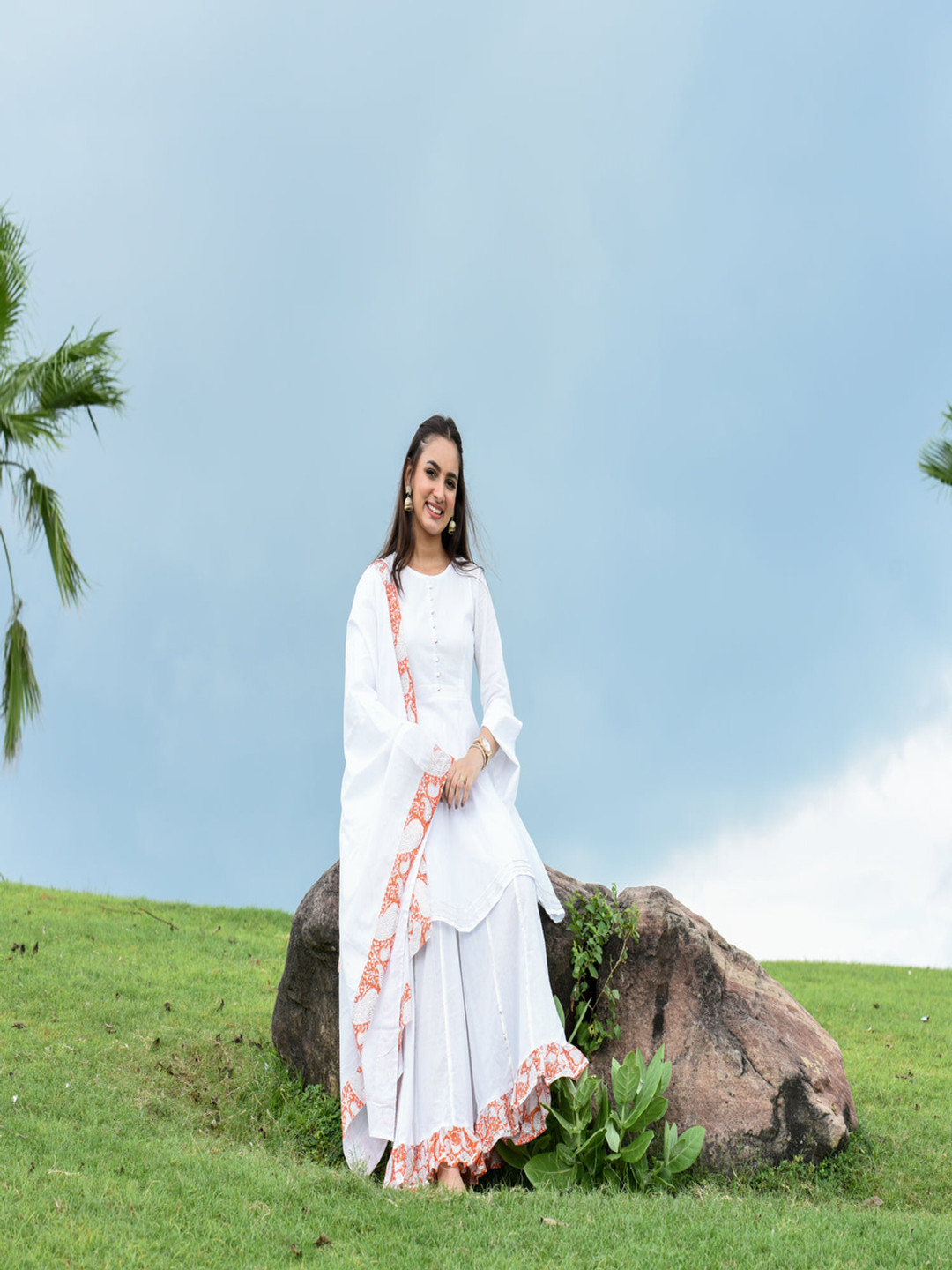 

Chandbaali Round Neck Long Sleeves Pure Cotton A-Line Kurta with Palazzos & Dupatta, White