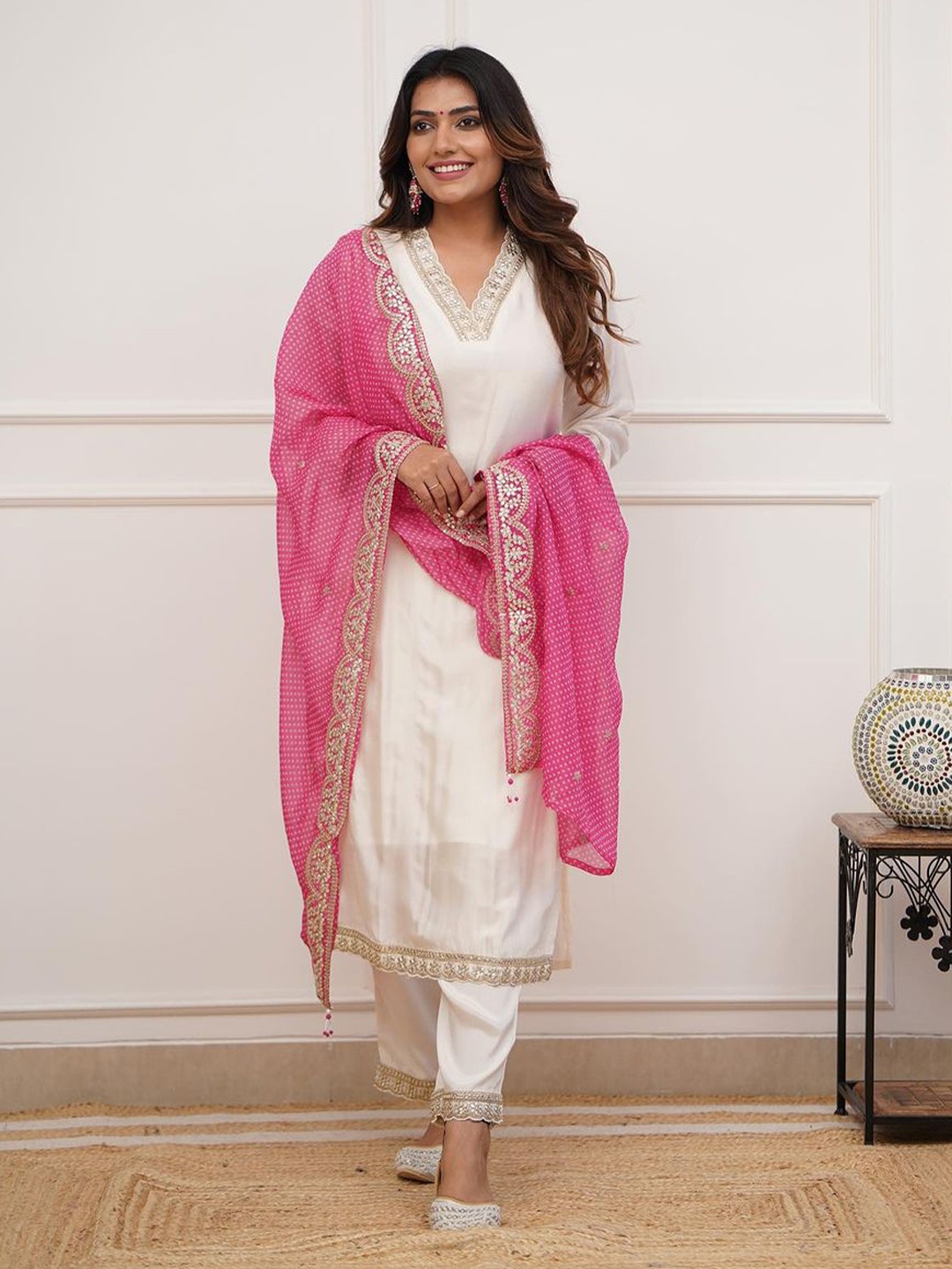 

STH Women Ethnic Motifs Embroidered Regular Kurta With Dupatta, Pink
