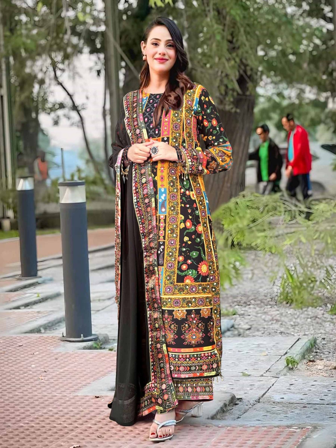 

BAESD Ethnic Motifs Printed Regular Mirror Work Kurta with Palazzos & With Dupatta, Black