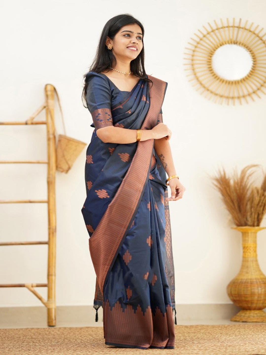 

Visit Wear Ethnic Motifs Zari Pure Silk Kanjeevaram Saree, Blue