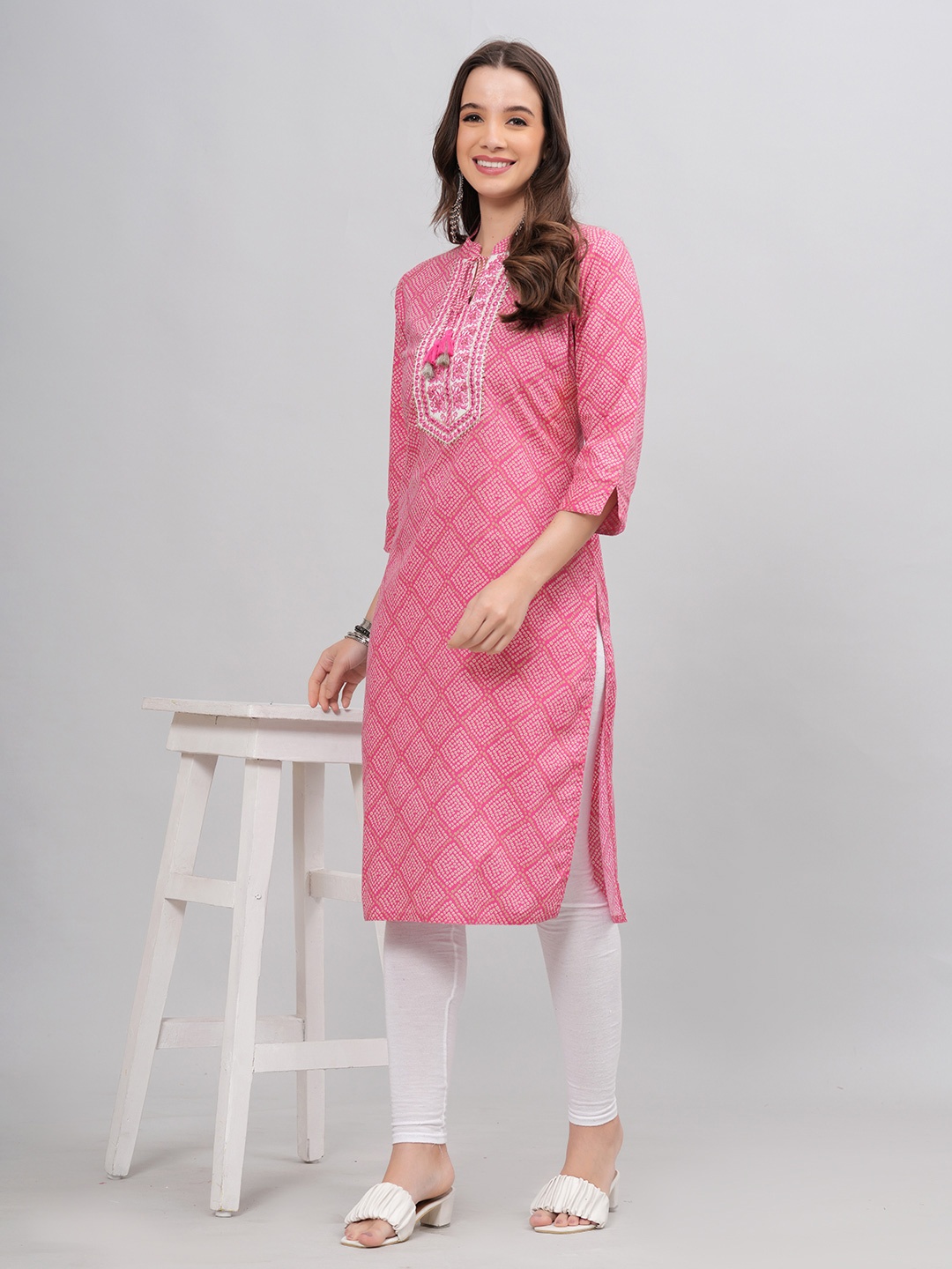 

HIGHLIGHT FASHION EXPORT Women Geometric Thread Work Kurta, Pink