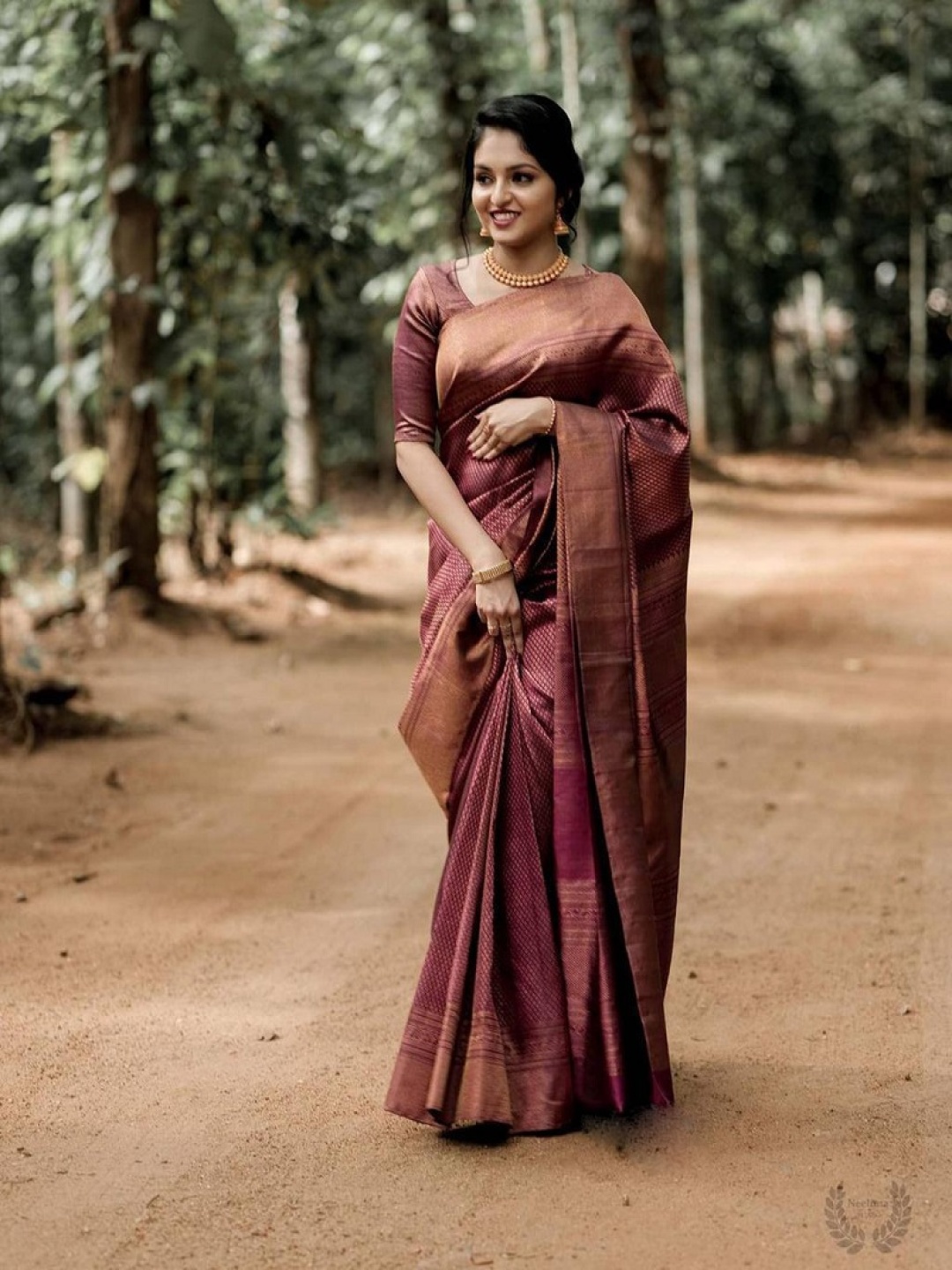 

RASVRITI Woven Design Zari Pure Silk Kanjeevaram Saree, Maroon