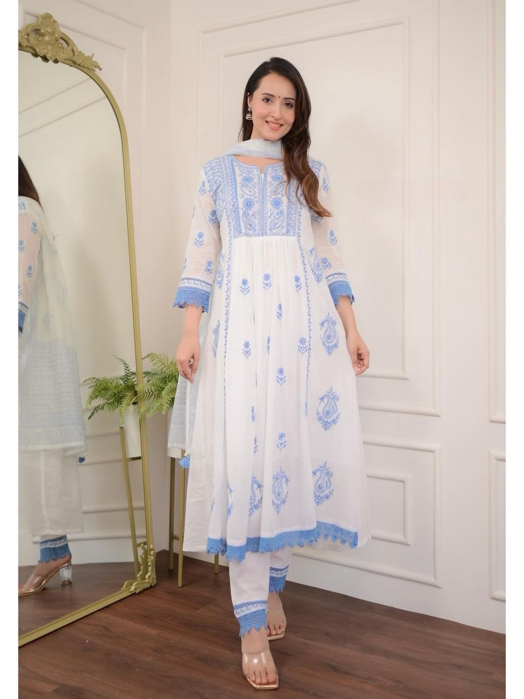 

PERFECTBLUE Ethnic Motifs Embroidered Empire Kurta with Trousers & Dupatta, White
