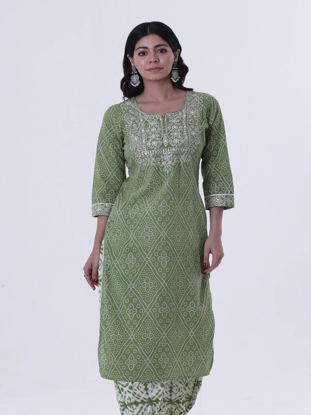 

TJORI Women Paisley Thread Work Kurta, Green