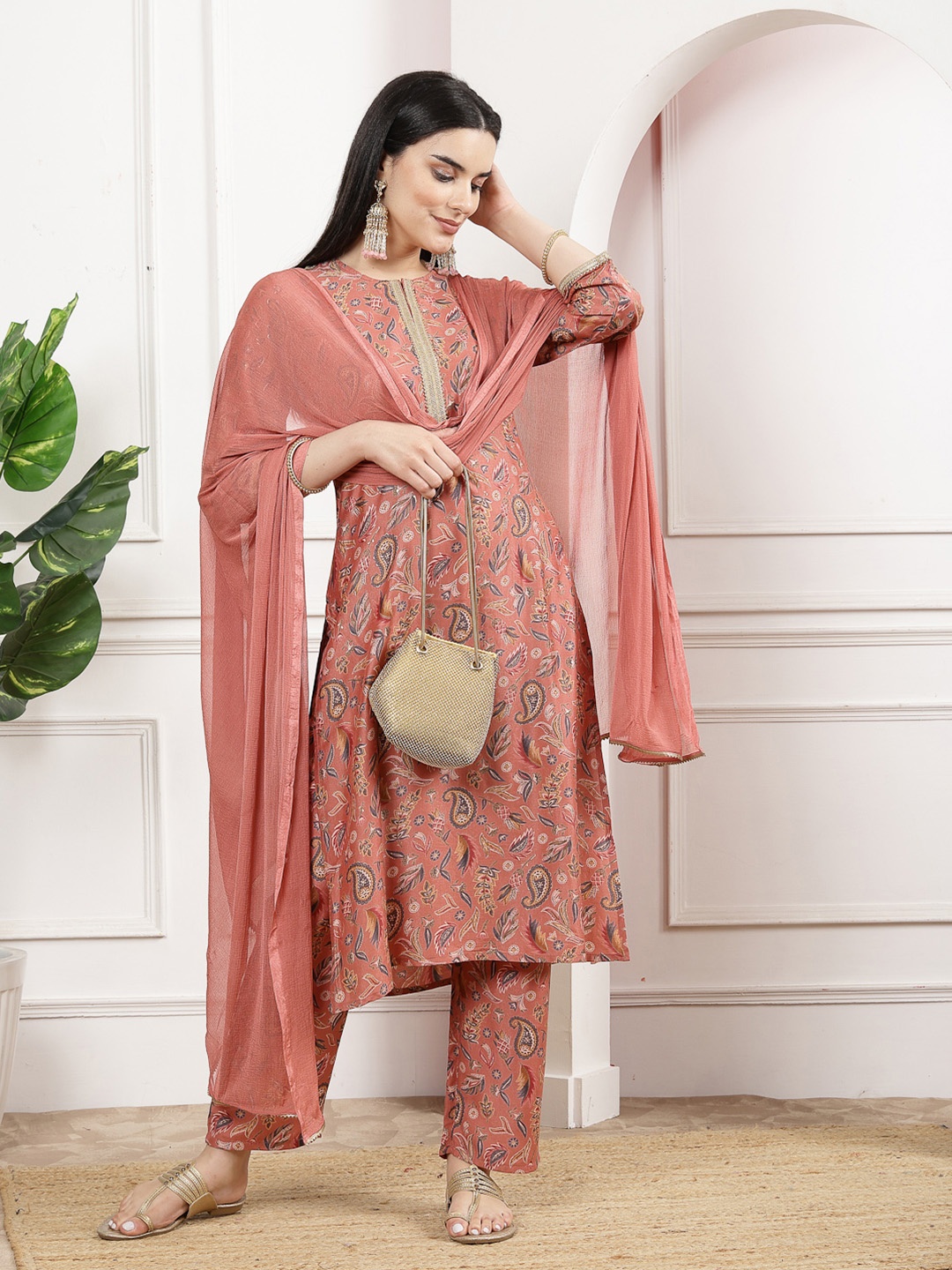 

Nayam By Lakshita Paisley Printed Regular Gotta Patti Kurta With Trousers, Peach