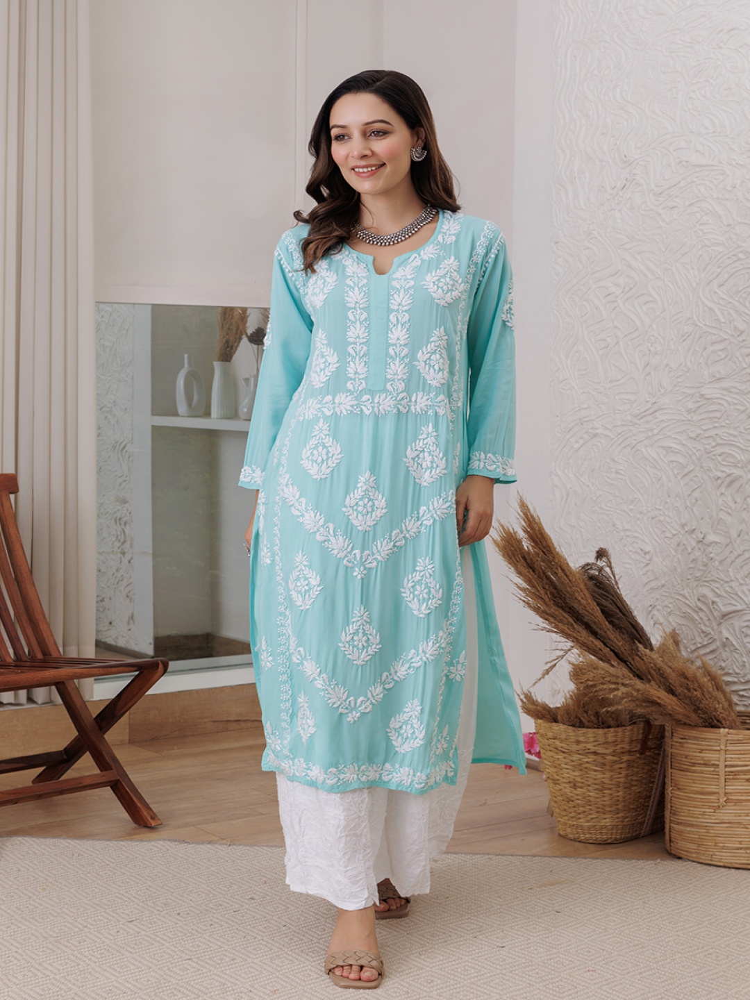 

Rangreza Ethnic Round Neck Embroidered Thread Work Straight Kurta, Turquoise blue
