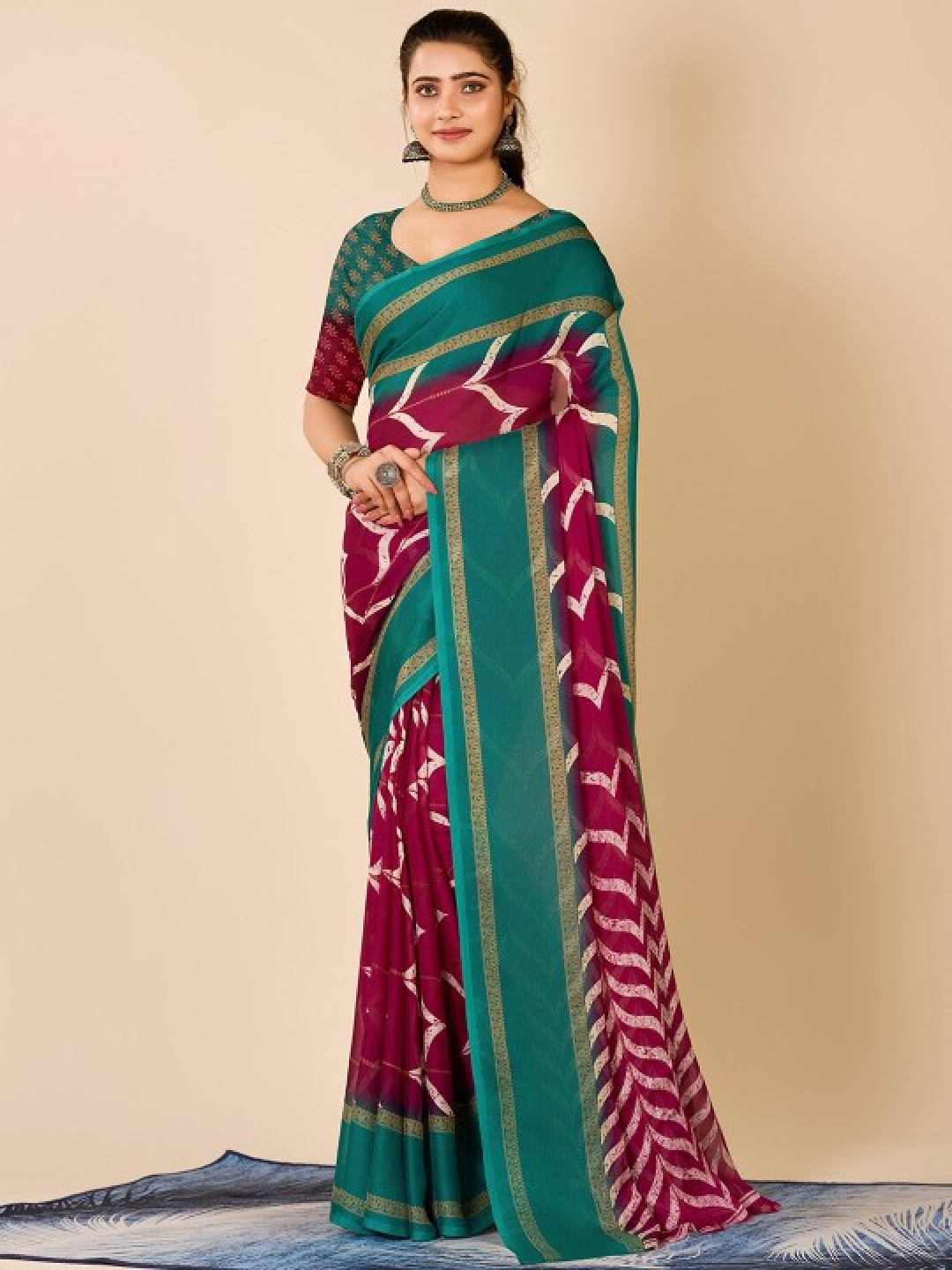 

Kandora Striped Zari Saree, Red