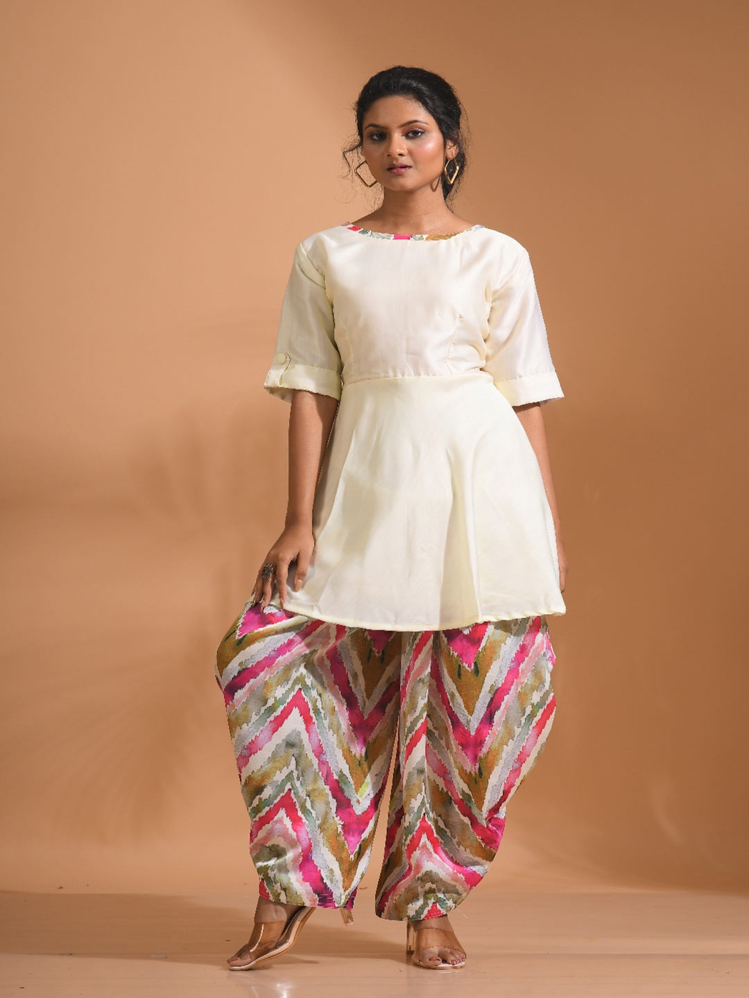 

Morchari Printed Linen Empire Kurta & Patiala, Yellow