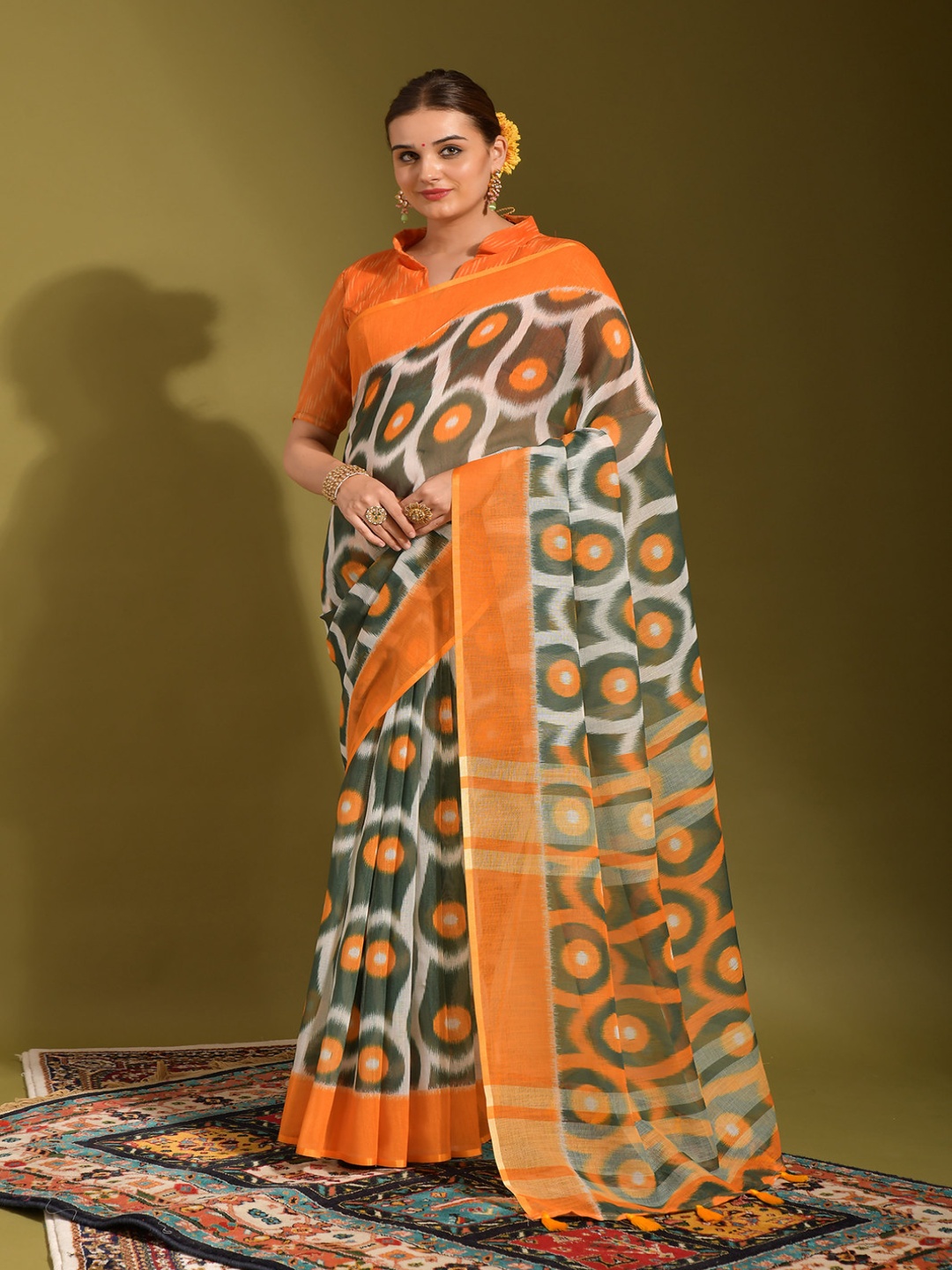 

MySilkLove Geometric Printed Pure Linen Saree With Blouse Piece, Green