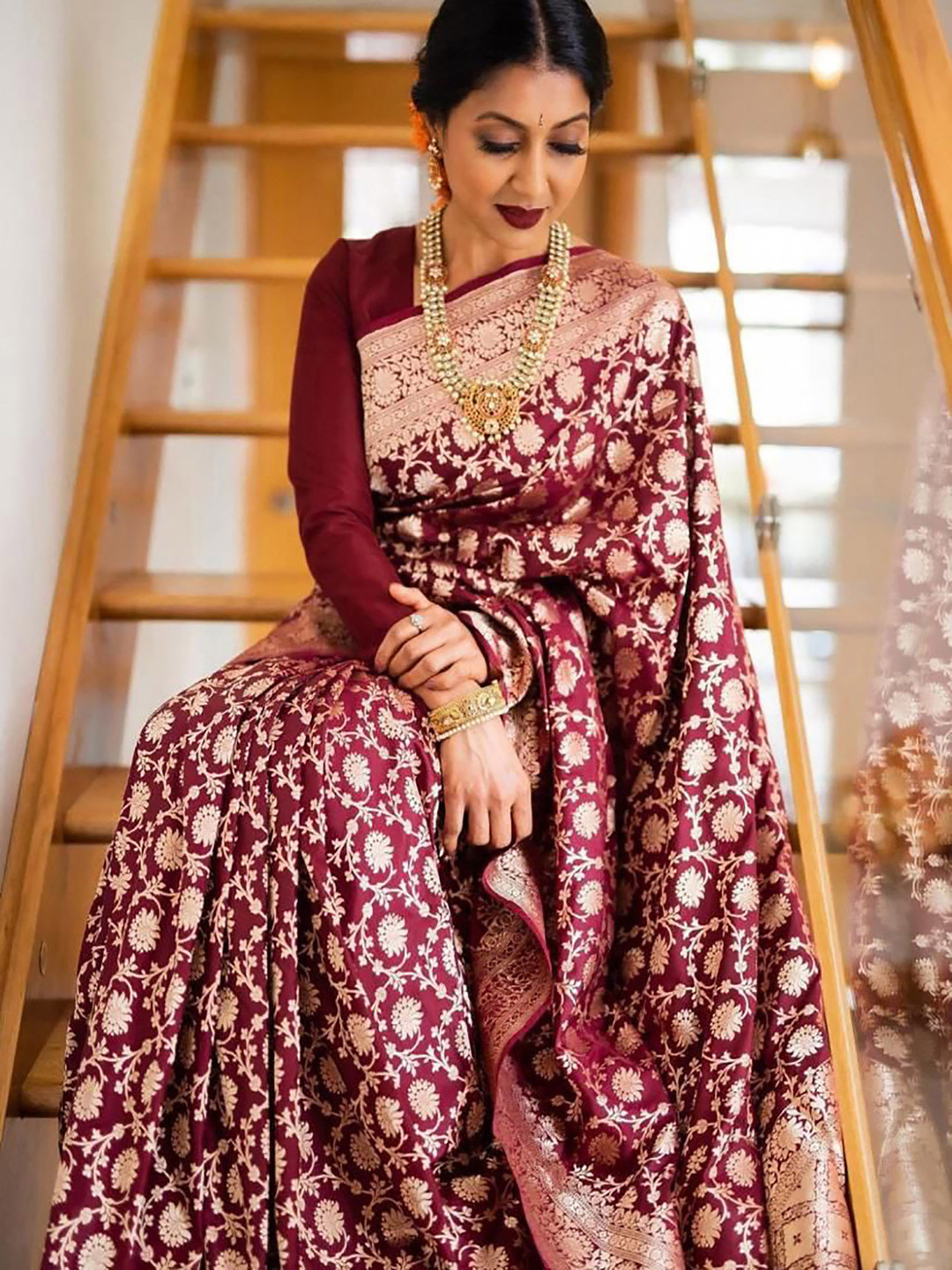 

BerMondsey Woven Design Zari Banarasi Saree, Maroon