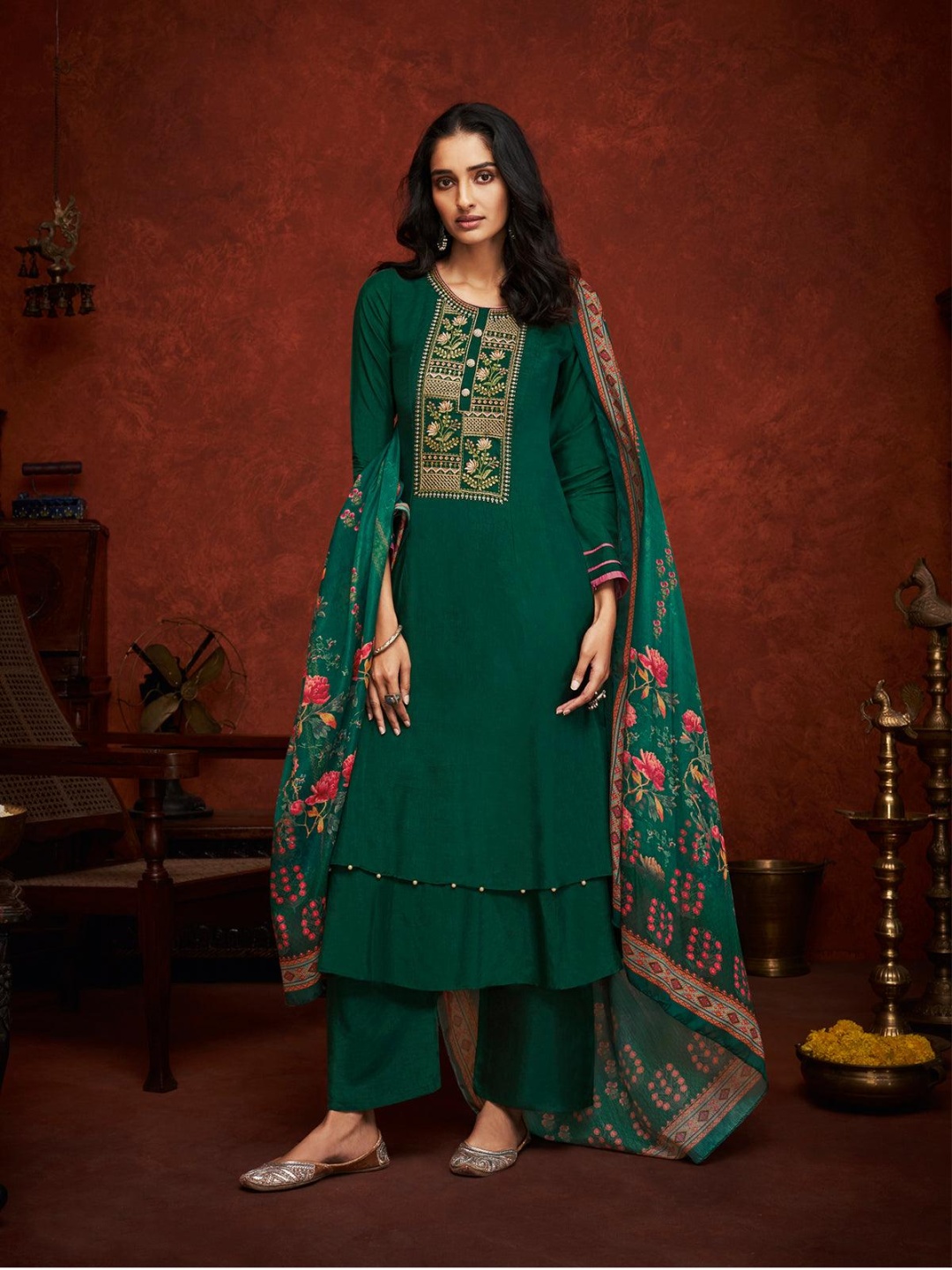 

ODETTE Women Embroidered Regular Kurta with Palazzos & With Dupatta, Green