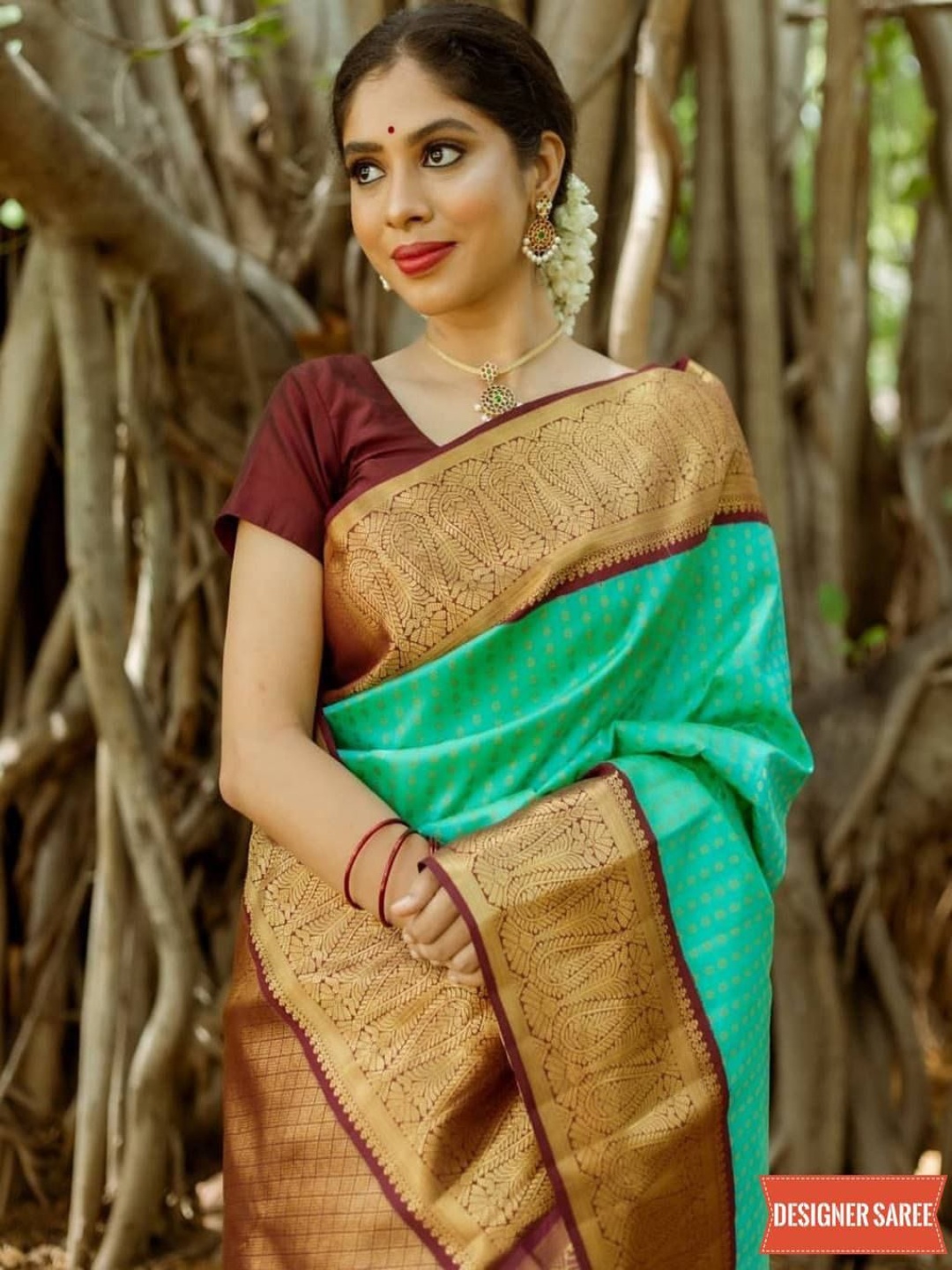 

Upalksh Ethnic Motif Zari Woven Banarasi Saree, Green