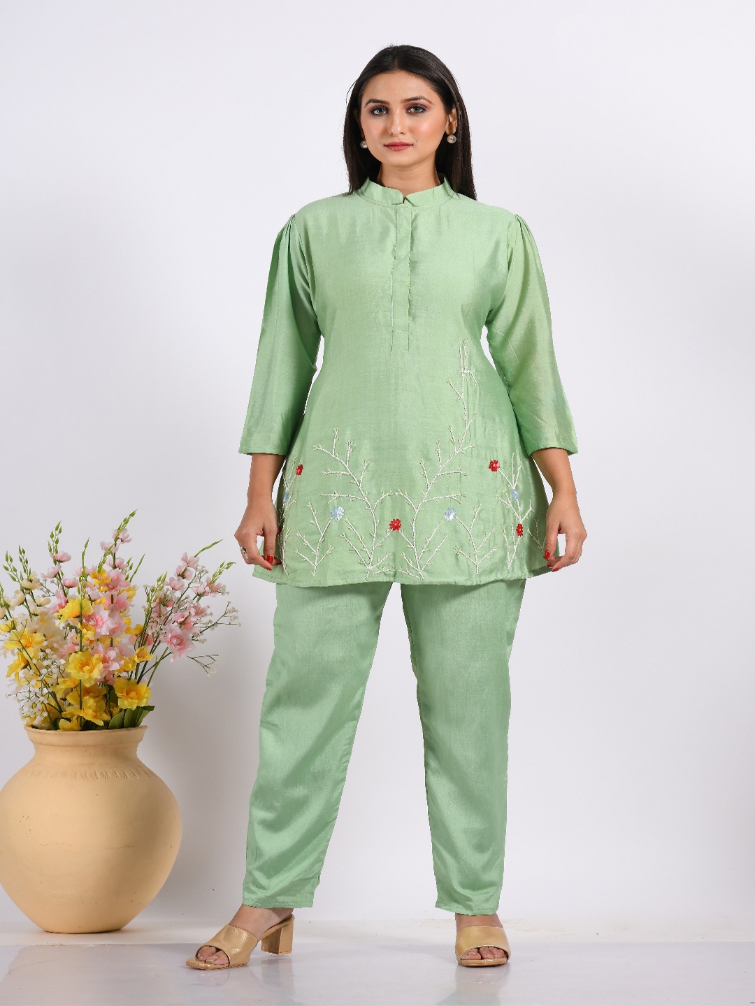 

Morchari Floral Embroidered Kurti, Green