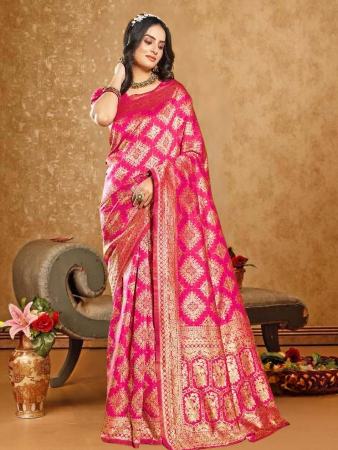 

KAZIA Woven Design Zari Banarasi Saree, Pink