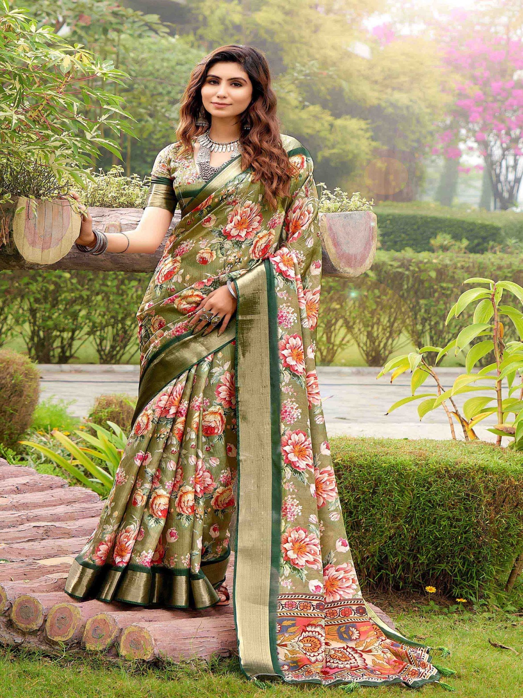 

Panzora Zari Floral Tussar Saree, Green