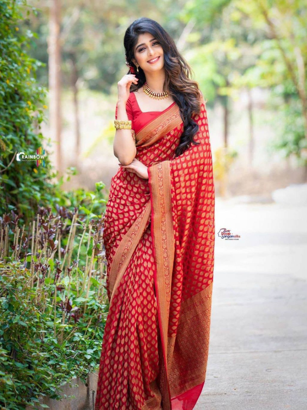 

Sanwariya Ethnic Motif Zari Woven Kanjeevaram Saree, Red