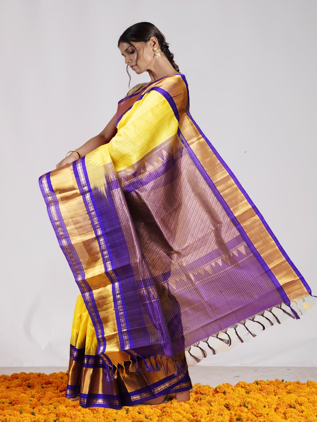 

Unnati Silks Woven Design Zari Pure Silk Handloom Saree, Yellow