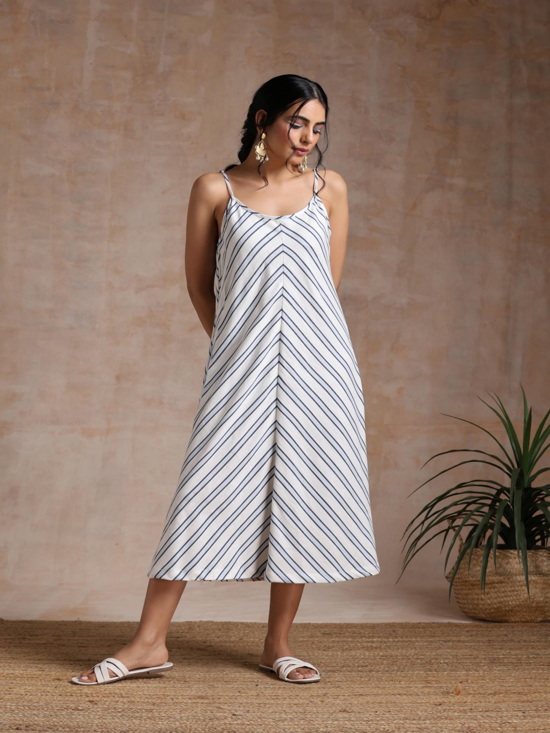 

VASSTRAM Women A-Line Midi Dress, Na