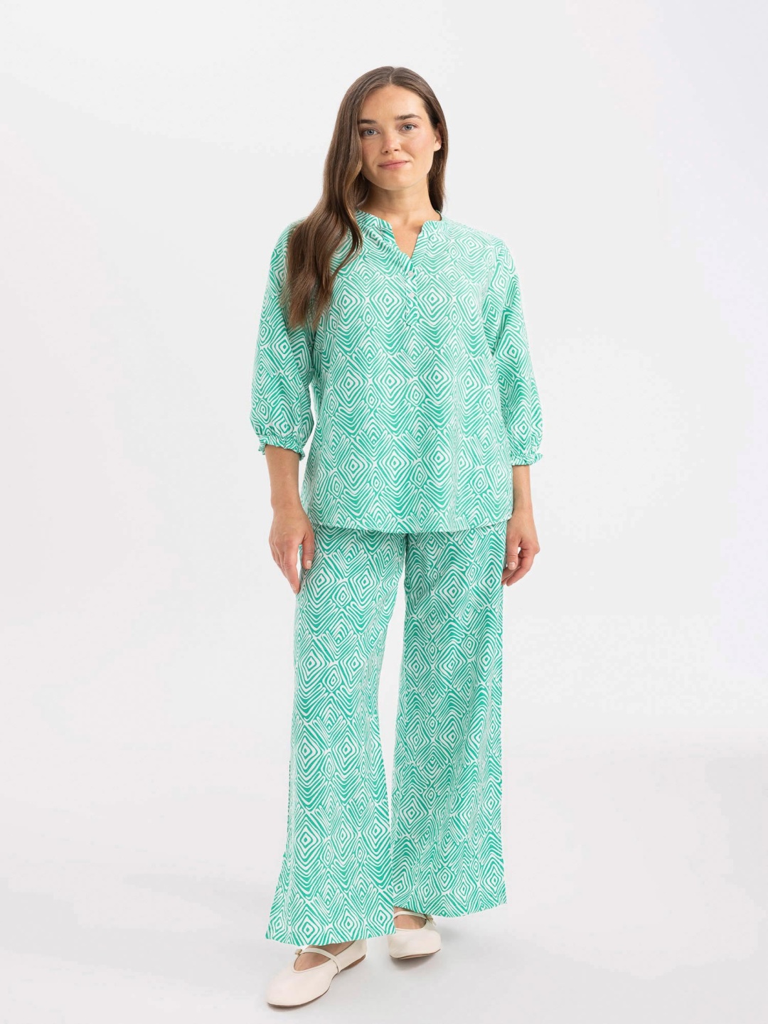 

DeFacto Women Printed Mid Rise Parallel Trousers, Green