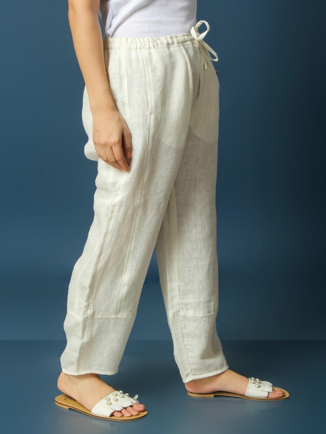 

VASSTRAM Women Relaxed Loose Fit Trousers, Off white