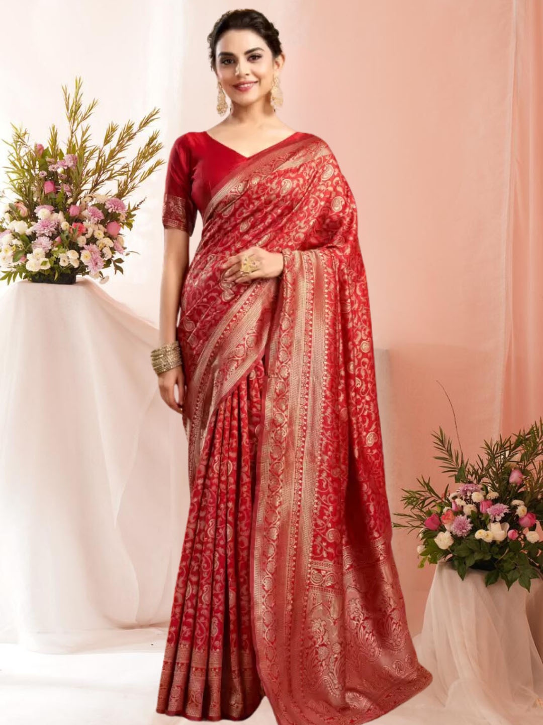 

MAGMINA Woven Design Zari Art Silk Banarasi Saree, Red
