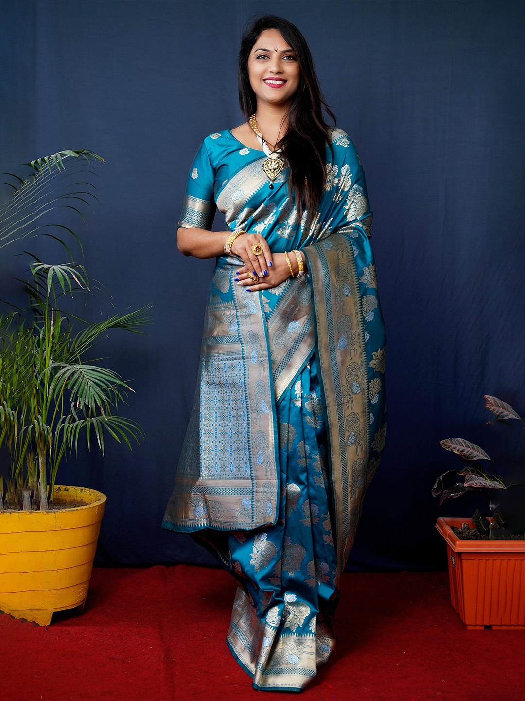 

Royal Rajgharana Saree Woven Design Zari Pure Silk Banarasi Saree, Teal