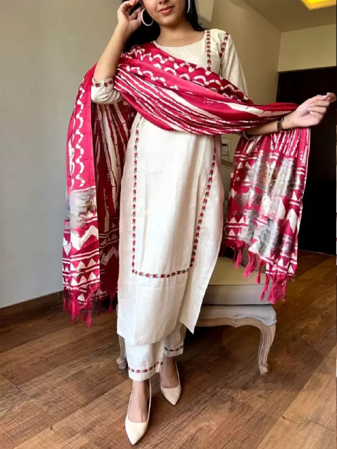 

BAESD Women Ethnic Motifs Embroidered Regular Thread Work Kurta with Trousers & With Dupatta, Red