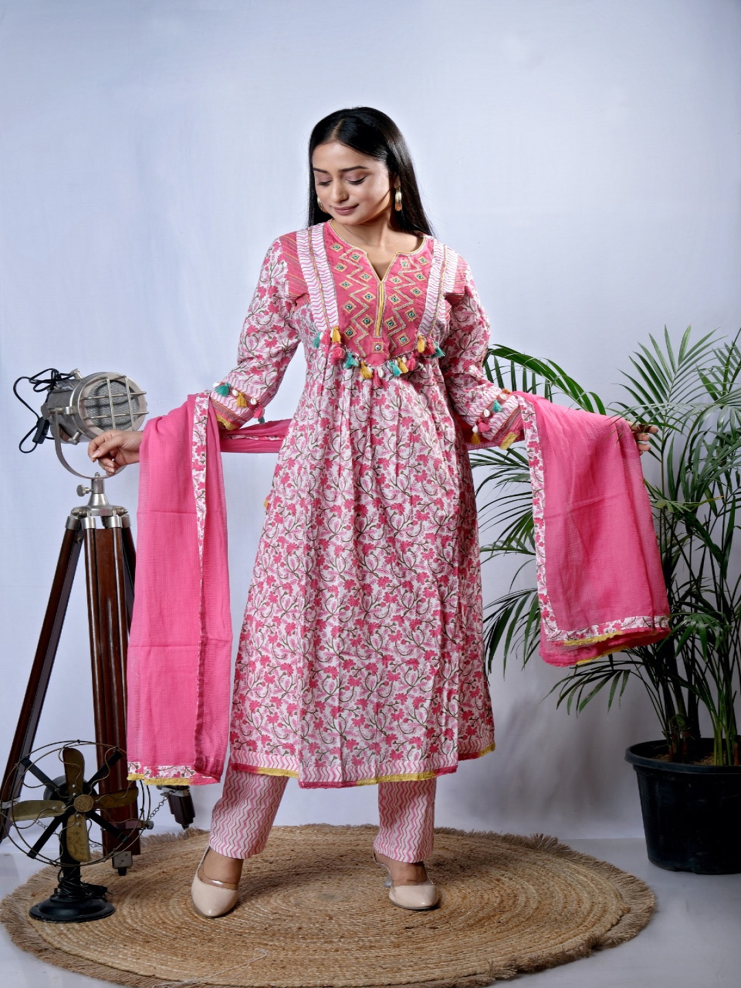 

EKISHA Floral Printed Straight Pure Cotton Kurta with Trousers & Dupatta, Pink