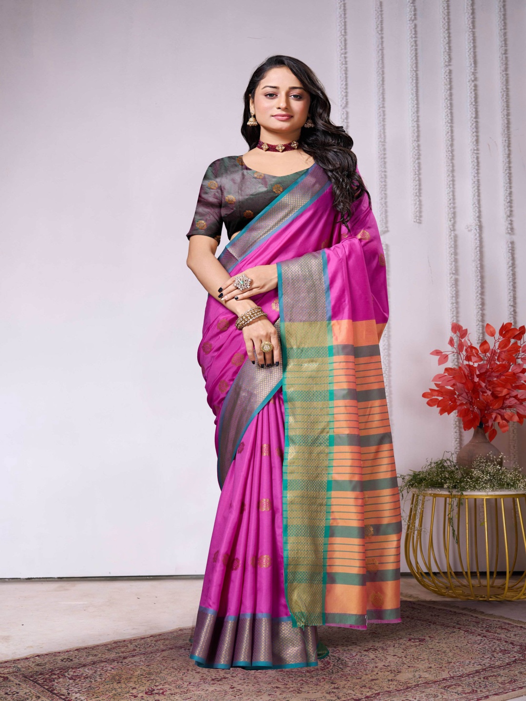 

DIVASTRI Woven Design Zari Art Silk Banarasi Saree, Purple