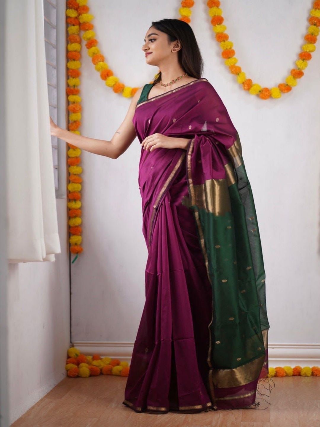

V3 FASHION STUDIO Ethnic Motifs Zari Woven Pure Cotton Banarasi Saree, Purple