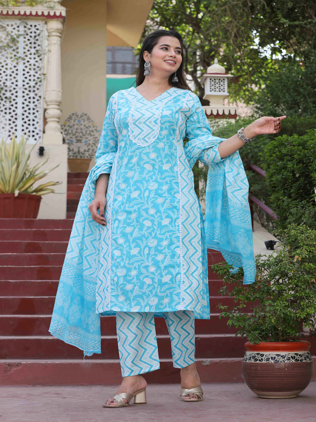 

SINGNI Ethnic Motifs Printed Pure Cotton Straight Kurta with Trousers & With Dupatta, Turquoise blue
