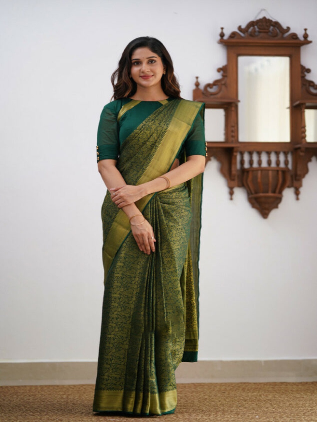 

Upalksh Ethnic Motif Zari Woven Banarasi Saree, Green