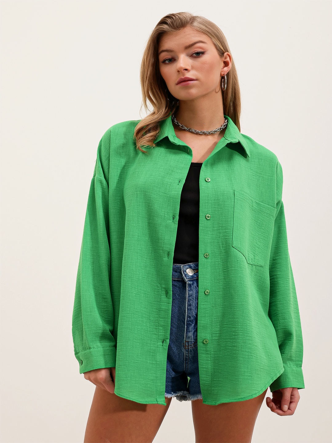 

BIGDART Spread Collar Regular Sleeves Longline Casual Shirt, Green