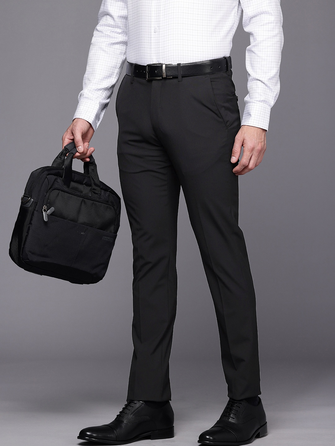 

Louis Philippe Men Slim Fit Formal Trousers, Black