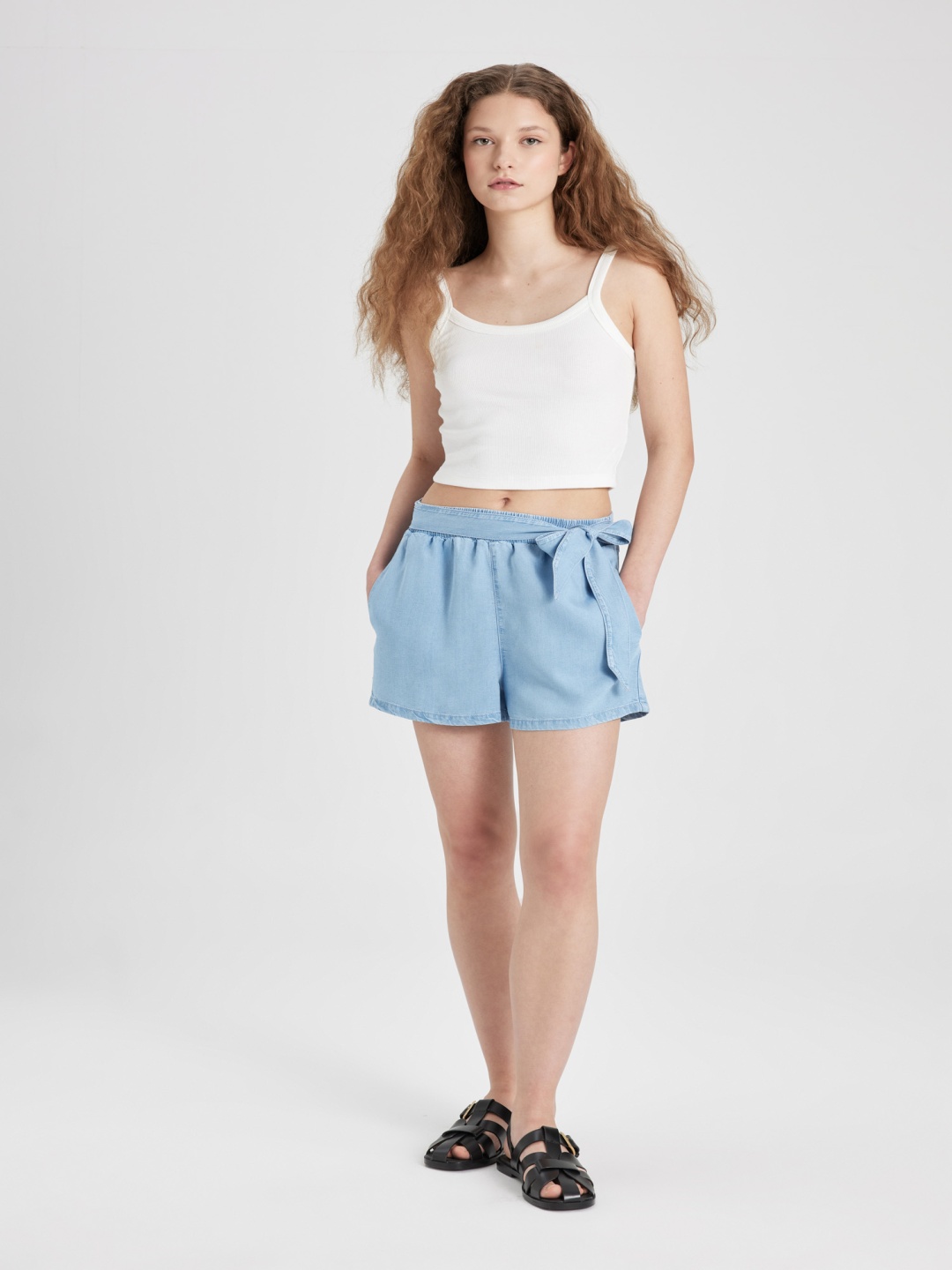

DeFacto Women Mid-Rise Shorts, Blue