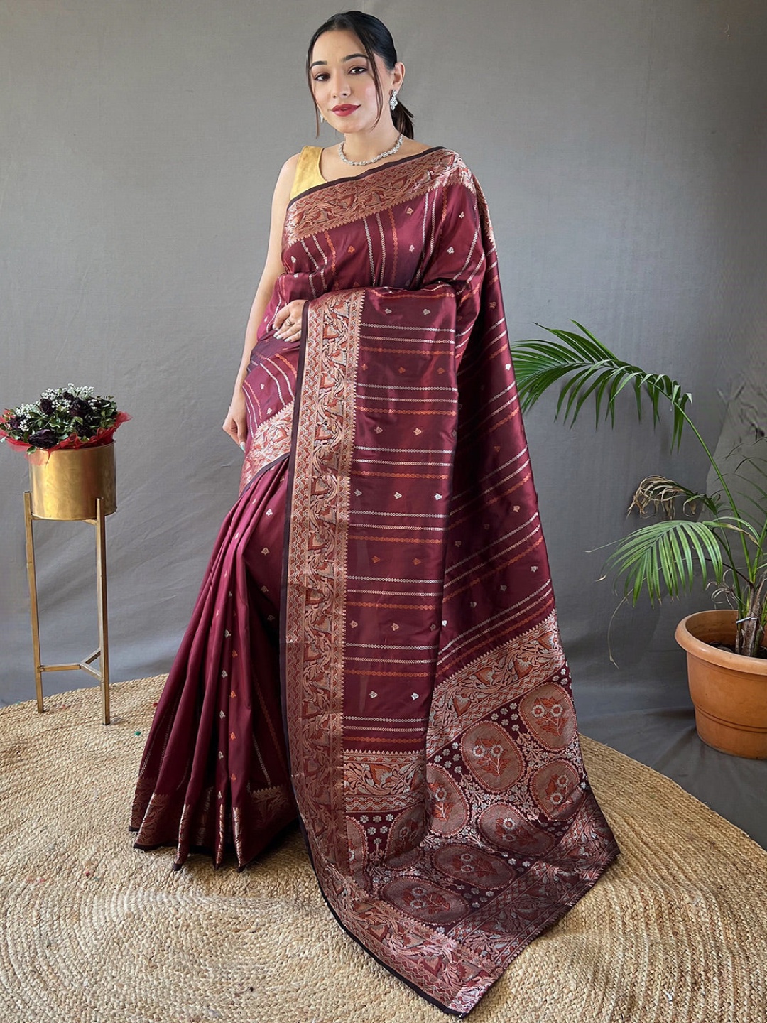 

MySilkLove Woven Design Zari Banarasi Saree, Maroon