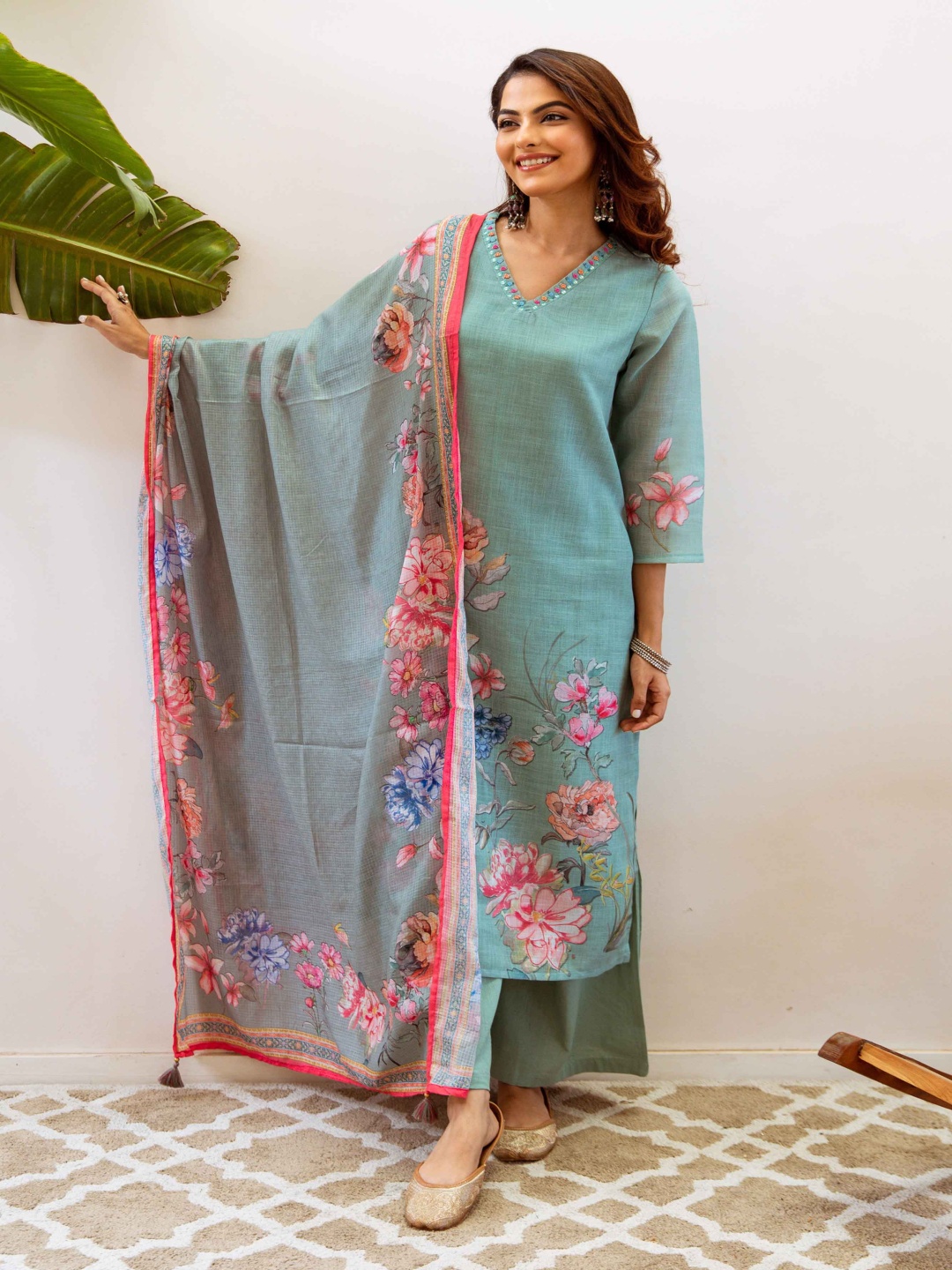 

Nehamta Women Floral Printed Regular Sequinned Linen Kurta with Palazzos & With Dupatta, Green