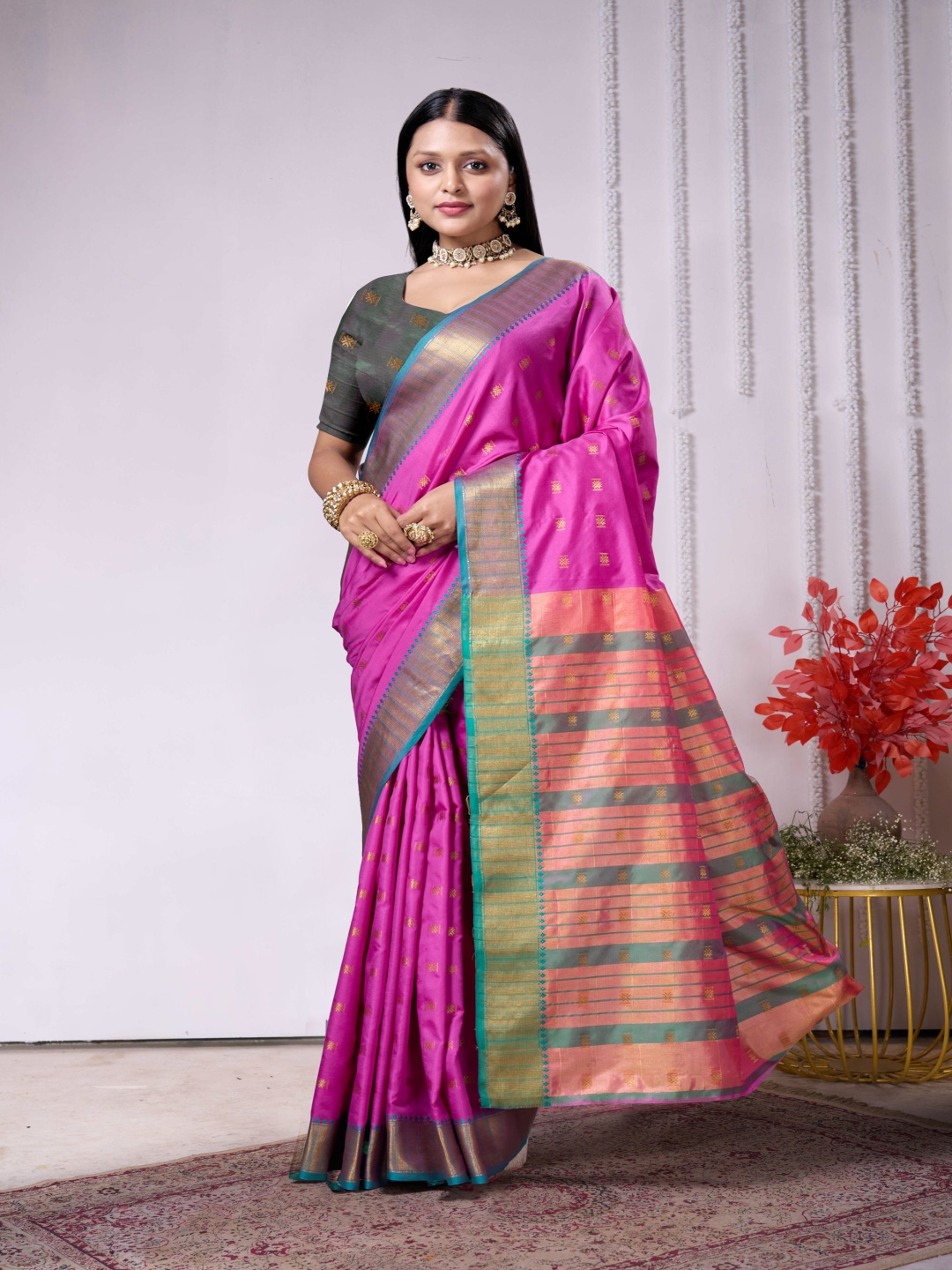 

DIVASTRI Woven Design Zari Art Silk Banarasi Saree, Purple