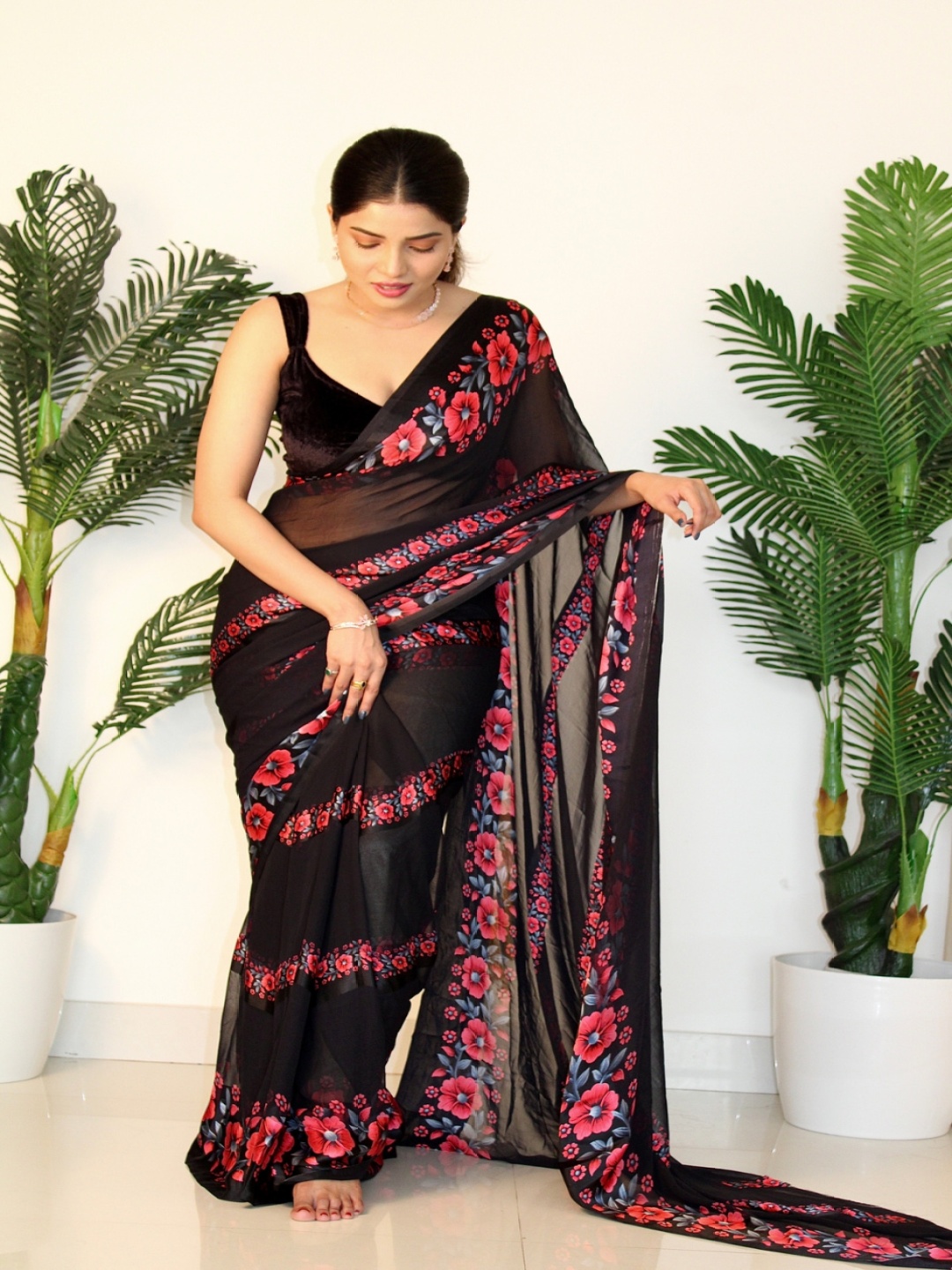 

SANJANA SILK Floral Satin Saree, Pink