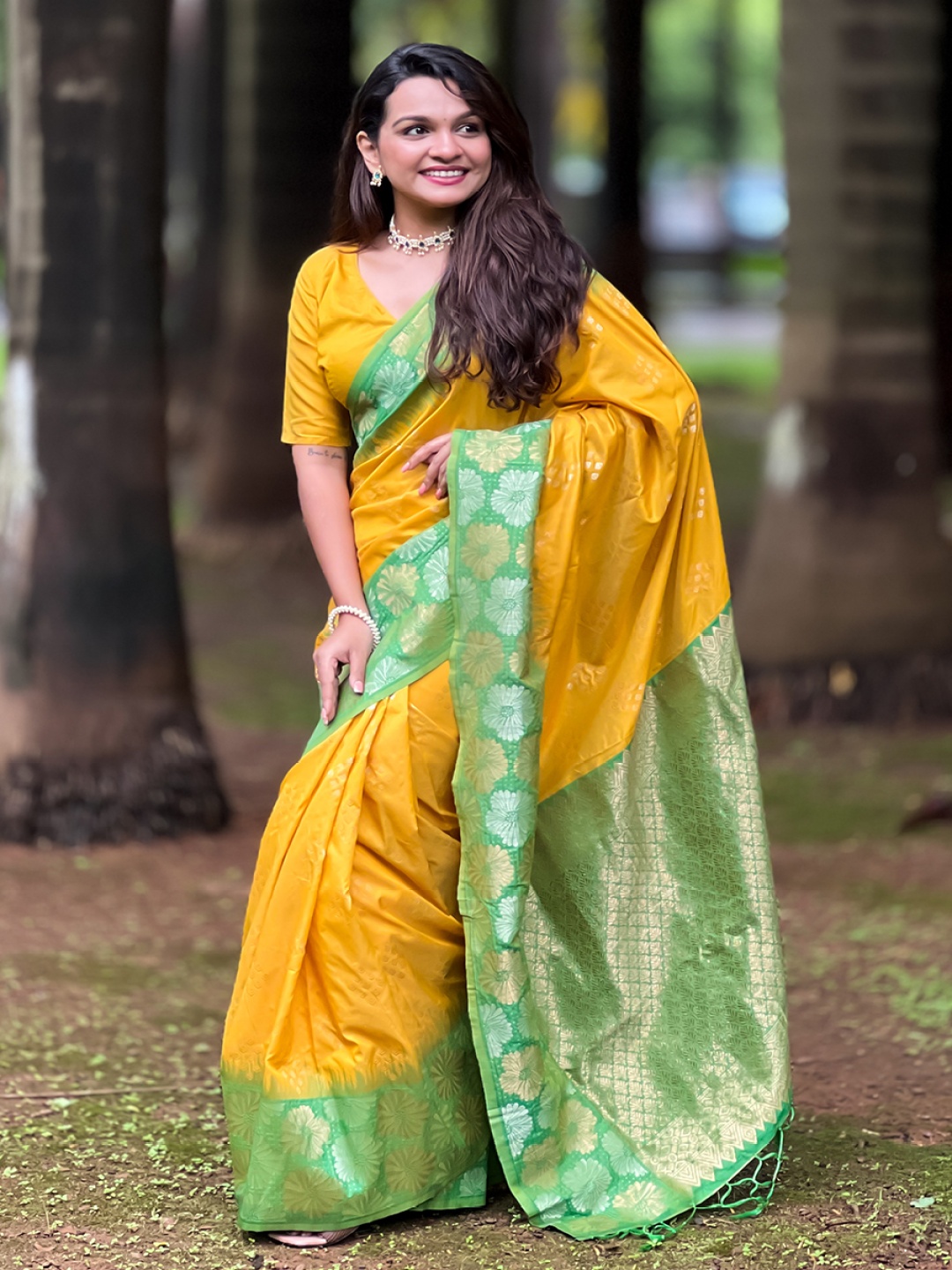 

LeeliPeeri Designer Ethnic Motif Zari Woven Saree, Yellow