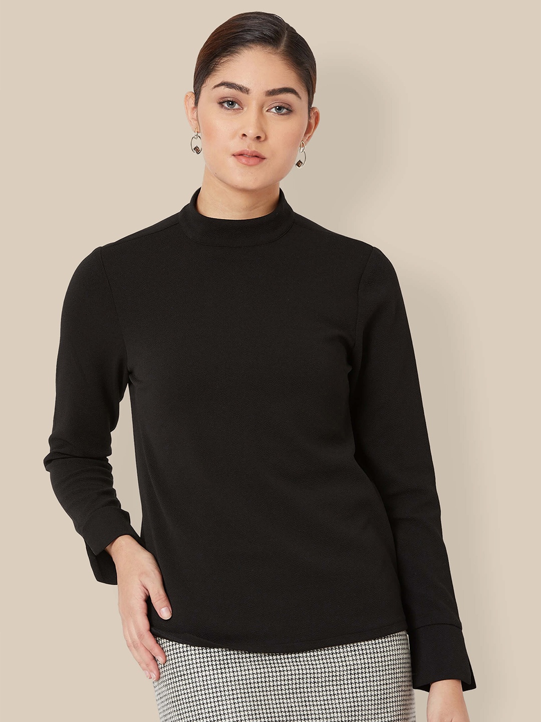 

SALT ATTIRE Top, Black